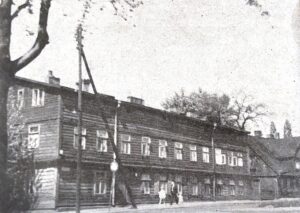 Dom przy Spornej 2, autor nieznany, lata 60. XX w. Źródło: E. A. Jarzyński Tajemnice starych kamienic, Wydawnictwo Łódzkie, Łódź 1972.