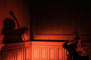 Otwarta na 18 ścian - Miniatura na fortepian i kamienicę (fot. Weronika Biełuszka)